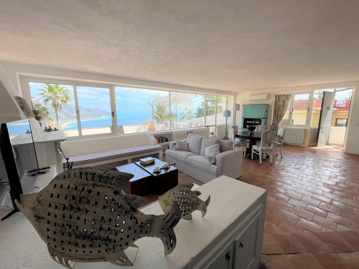 La Casa Nella Roccia Villa Taormina Luaran gambar